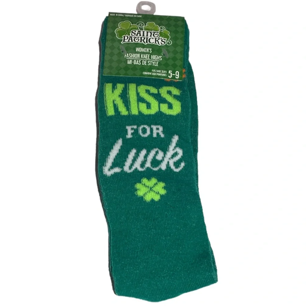 Saint Patrick’s Day Kiss For Luck Crew Socks Green Size 5-9